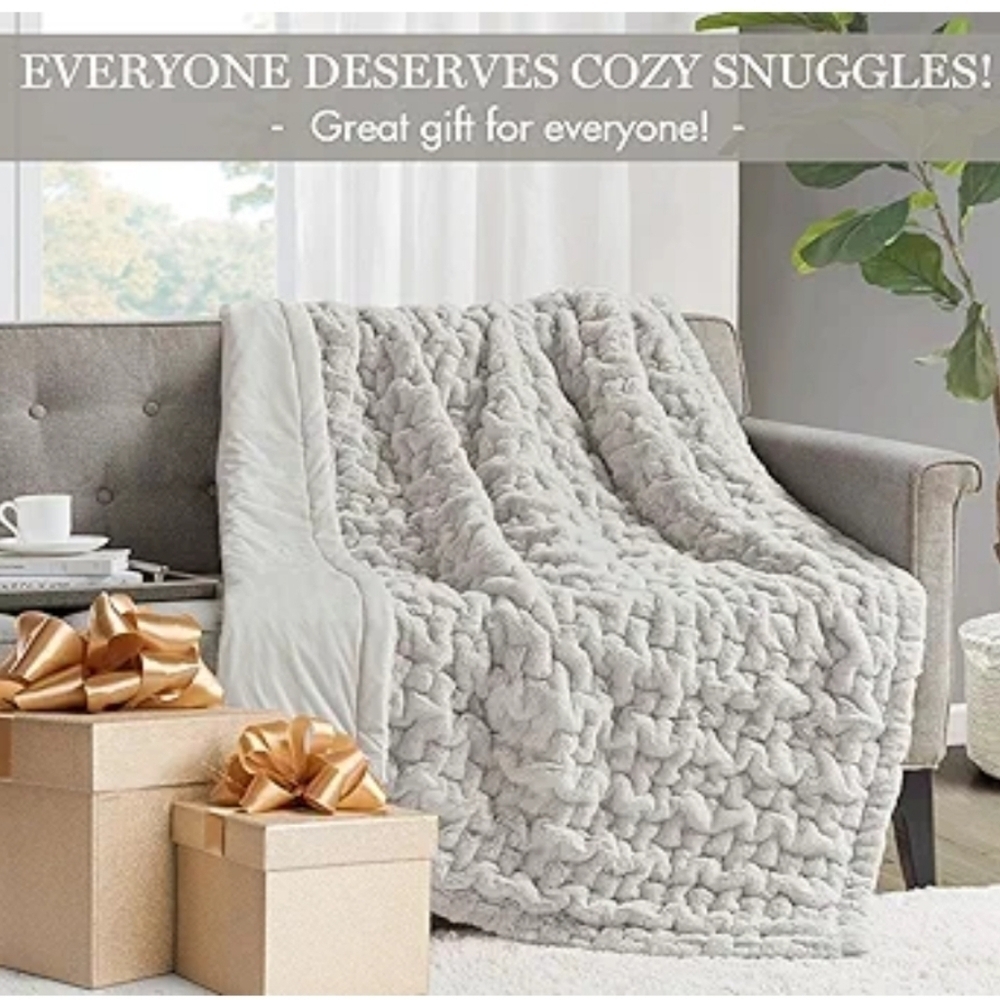 Luxurious Light Grey Textured Blanket NEW - Picture 3 of 13